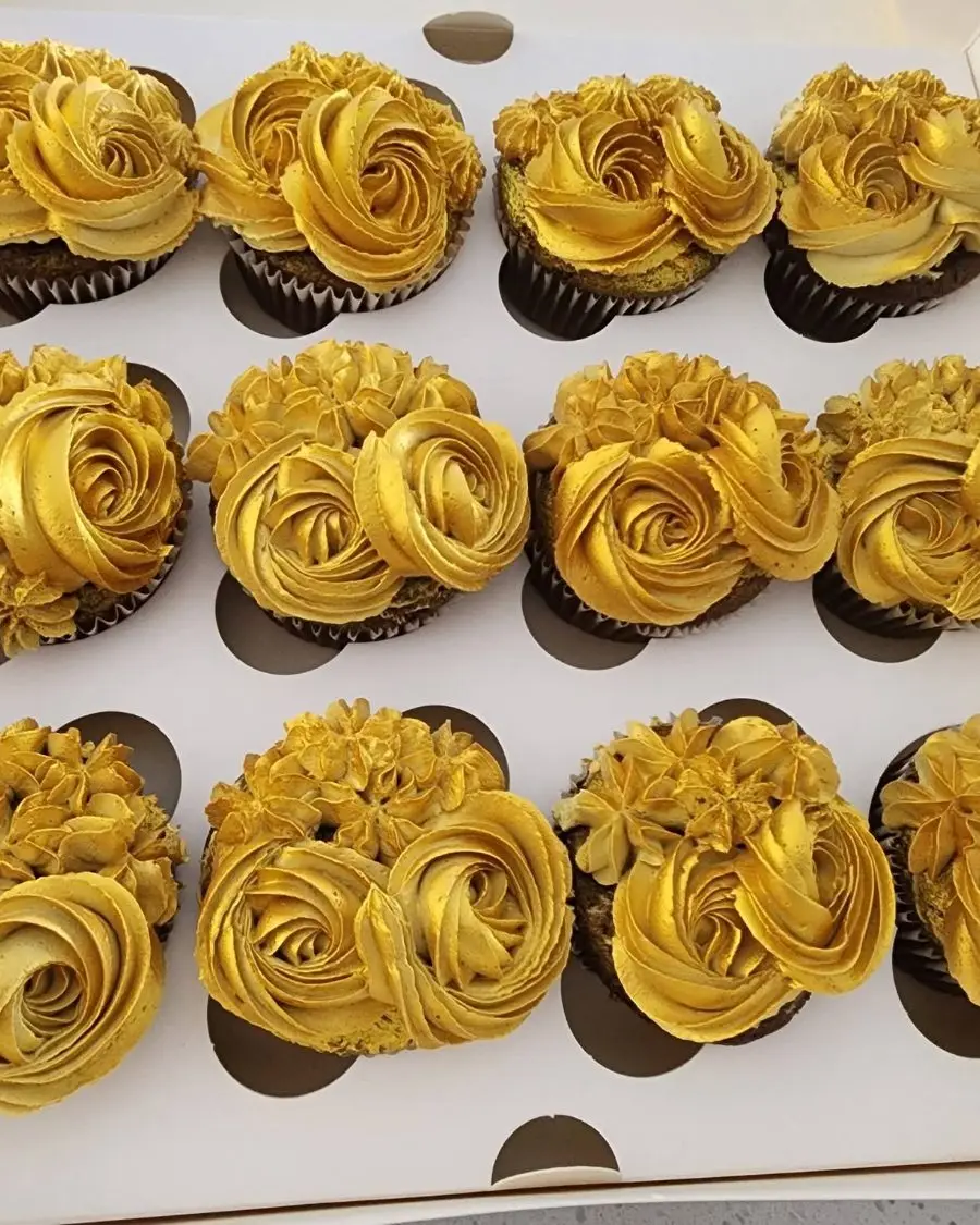 Gold buttercream rosette cupcakes